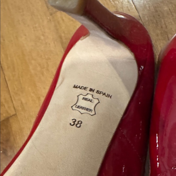 Red LK Bennett Pumps - Picture 4 of 4